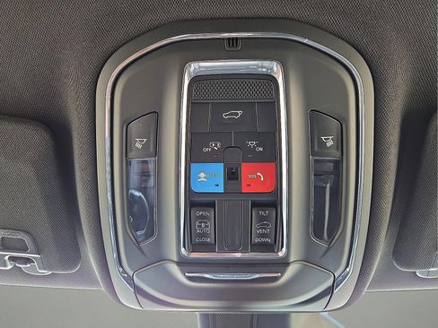 Used 2023 Jeep Grand Cherokee Altitude AWD/4WD image 22