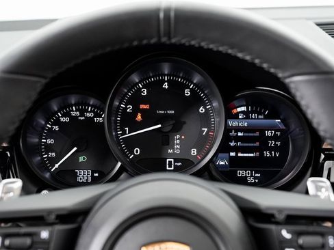 Used 2025 Porsche Macan image 16