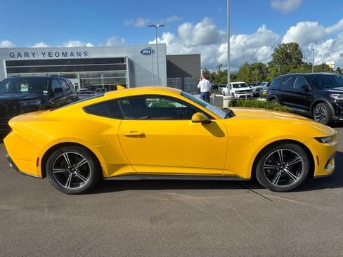 Used 2024 Ford Mustang Coupe RWD image 9
