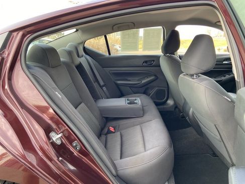 Used 2024 Nissan Altima 2.5 SV image 13