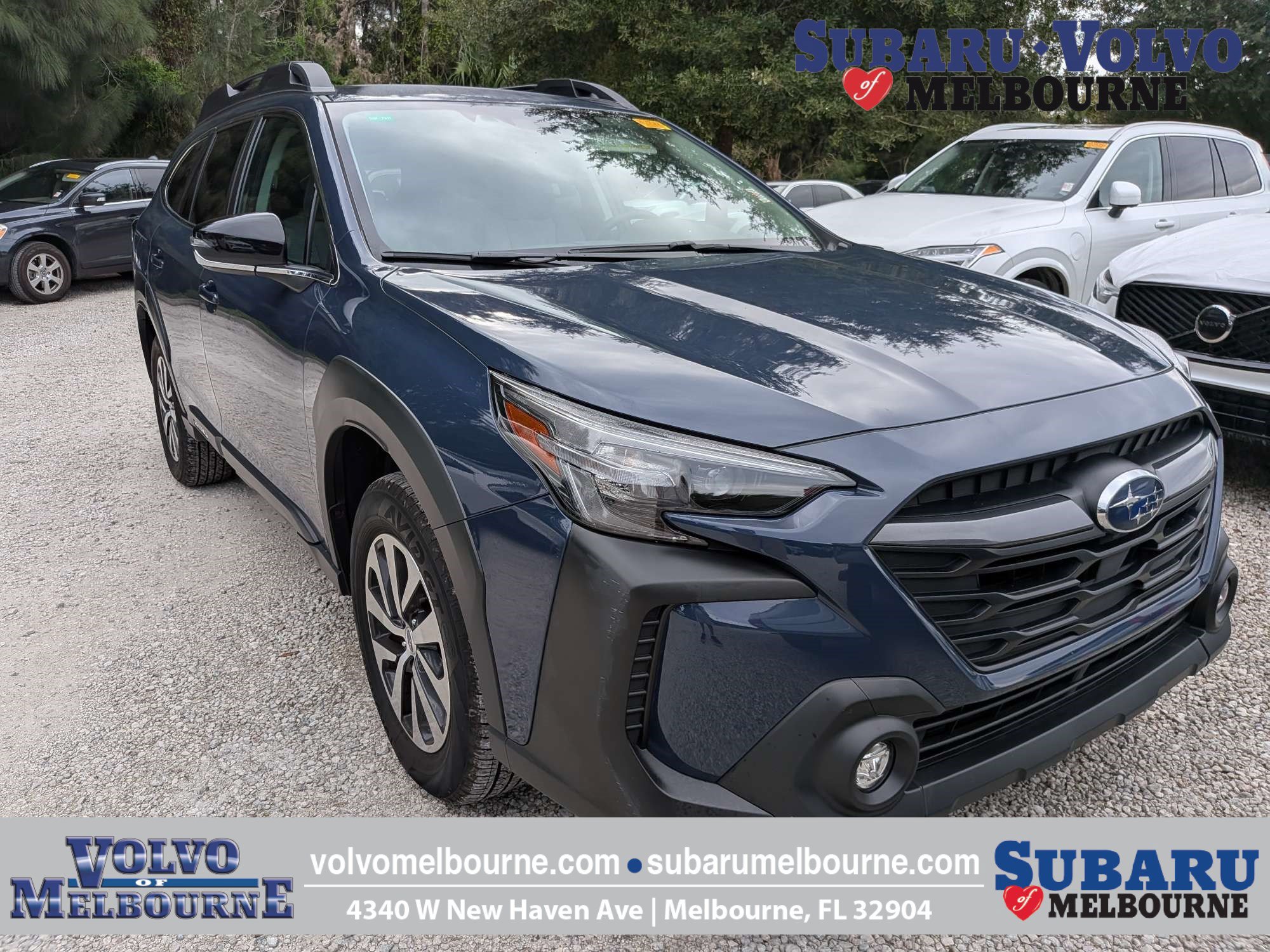 Used 2025 Subaru Outback Premium AWD/4WD image 1