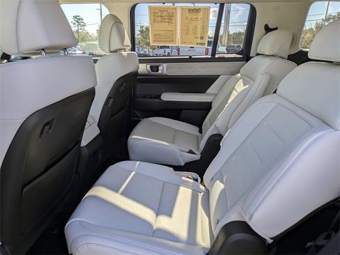 Used 2025 Hyundai Santa Fe Calligraphy image 16