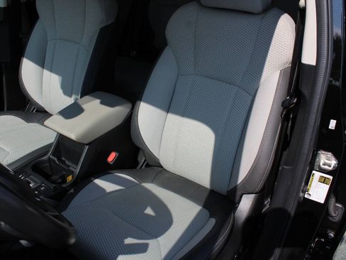 Used 2020 Subaru Forester Premium AWD/4WD image 3