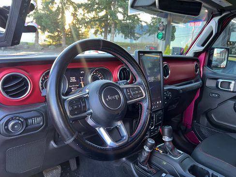 Used 2021 Jeep Wrangler Unlimited Rubicon w/ Xtreme Recon 35" Tire Package image 24