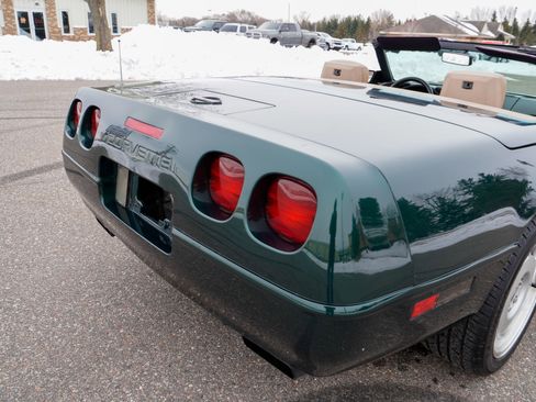 Used 1992 Chevrolet Corvette 2dr Convertible image 17