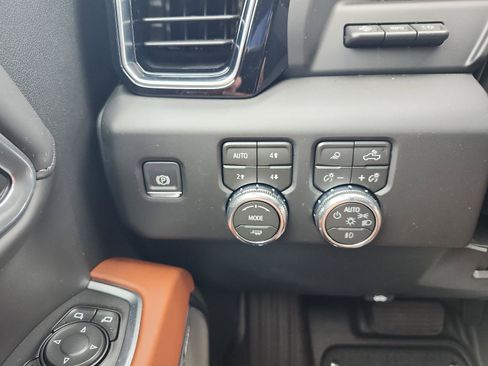 New 2026 GMC Sierra 3500 Denali Ultimate AWD/4WD image 21