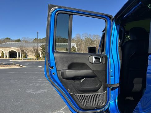 Used 2023 Jeep Gladiator Overland w/ Popular Equipment Package image 59