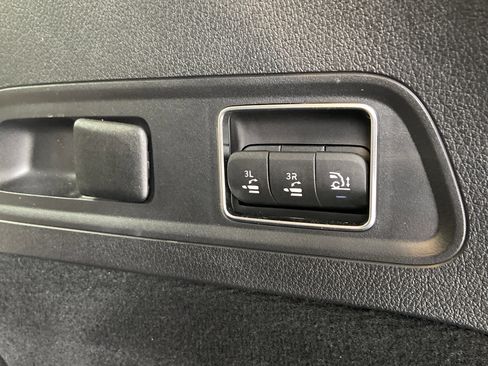 Certified 2025 Mercedes-Benz GLS 450 4MATIC image 13