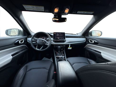 Used 2024 Jeep Compass Limited image 21