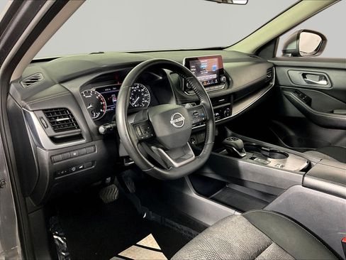 Certified 2025 Nissan Rogue SV FWD image 17