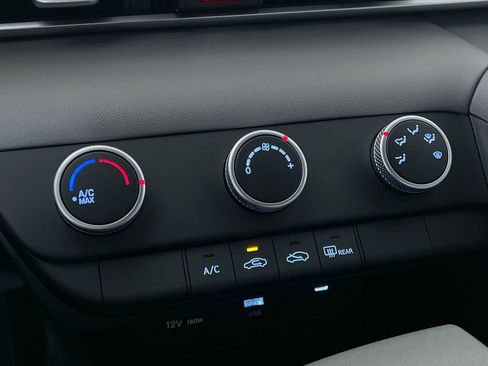 New 2025 Hyundai Elantra SE image 20