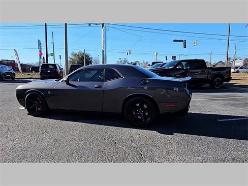 Used 2019 Dodge Challenger SRT Hellcat w/ Plus Package image 27