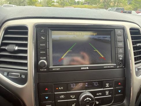Used 2012 Jeep Grand Cherokee Laredo AWD/4WD image 16