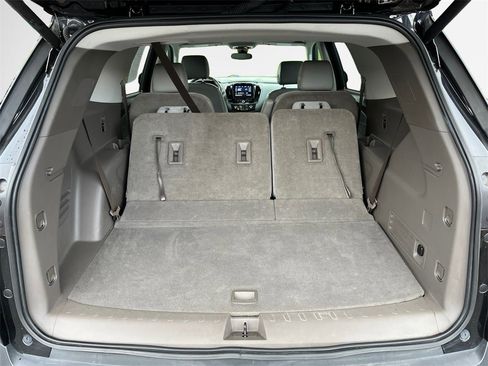 Used 2021 Chevrolet Traverse LT w/ LPO, Cargo Package image 25