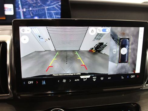 Used 2025 Ford Expedition Platinum image 57