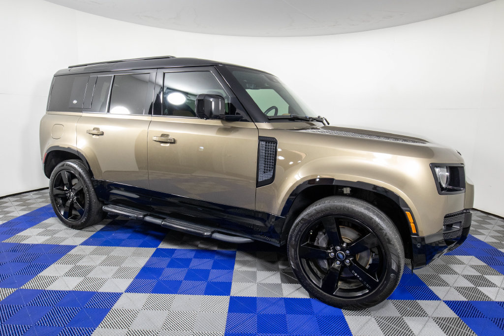 Used 2024 Land Rover Defender 110 X-Dynamic SE AWD/4WD image 4