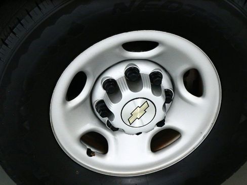 Used 2023 Chevrolet Express 2500 Extended w/ Driver Convenience Package image 12