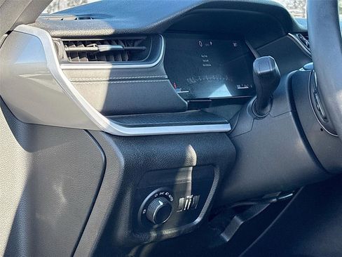 Used 2024 Jeep Grand Cherokee L Altitude image 10