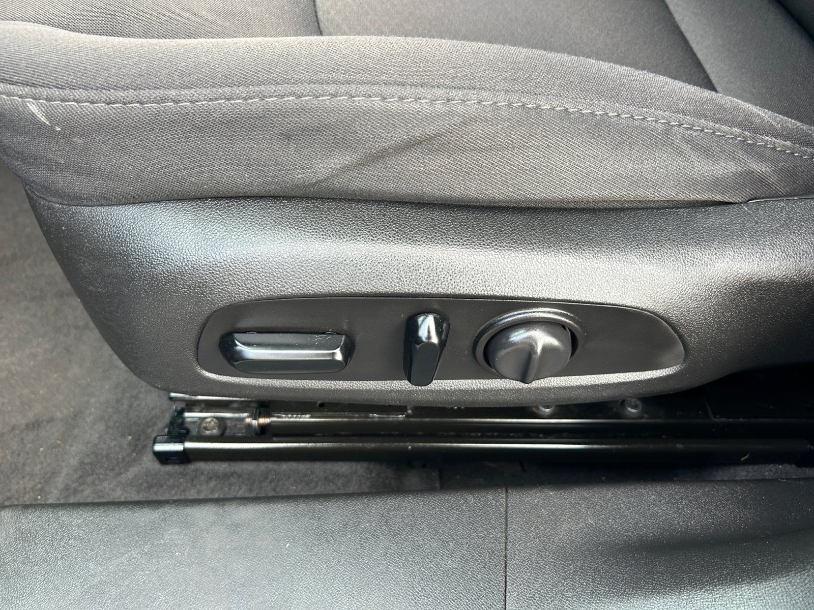 Used 2020 Chevrolet Malibu LT FWD image 14