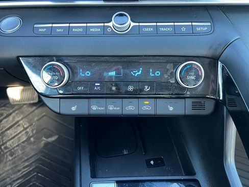 Used 2024 Hyundai Elantra SEL w/ Convenience Package image 24