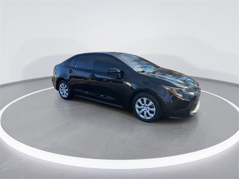 Used 2024 Toyota Corolla LE image 2
