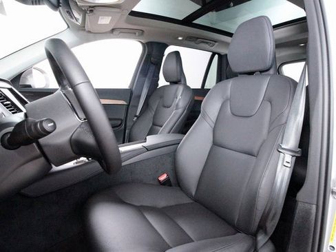 Certified 2025 Volvo XC90 B6 Plus w/ Protection Package Premier image 22