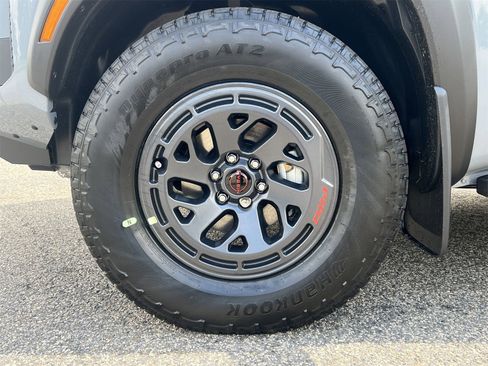 New 2025 Nissan Frontier PRO-4X w/ Pro Convenience Package image 39