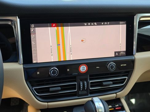 New 2026 Porsche Macan AWD/4WD image 12