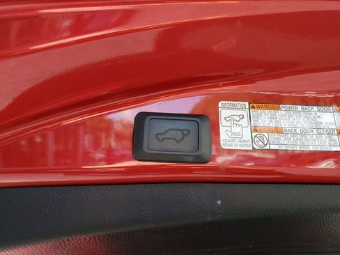 Used 2017 Toyota RAV4 XLE image 10