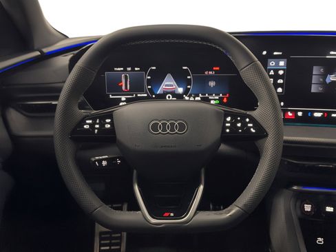 New 2025 Audi SQ5 Prestige image 20