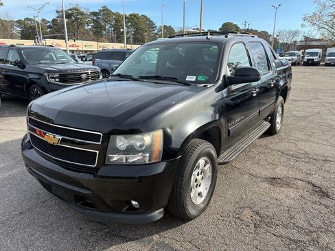 Used 2013 Chevrolet Avalanche LS image 1