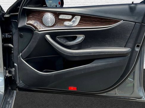Used 2017 Mercedes-Benz E 300 image 28