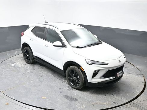 Used 2024 Buick Encore GX Sport Touring image 37