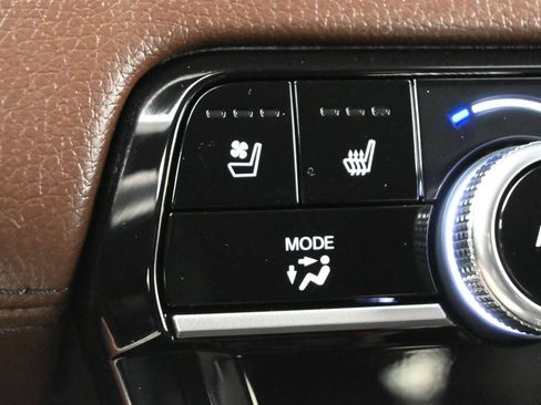 Used 2024 Honda Pilot Elite image 15