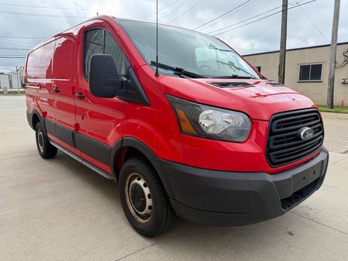 Used 2019 Ford Transit 250 130 Low Roof RWD image 3