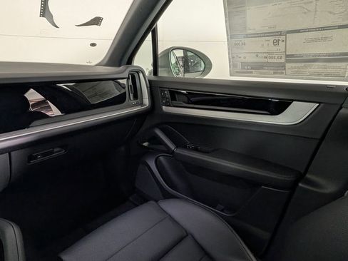 New 2026 Porsche Cayenne image 23