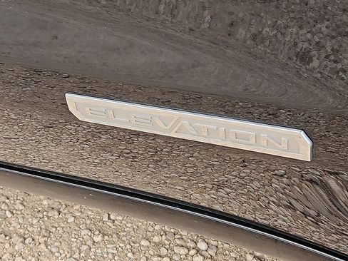 Used 2023 GMC Sierra 1500 Elevation AWD/4WD image 8