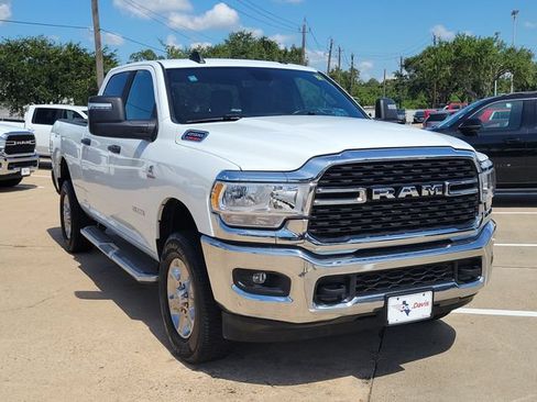Used 2024 RAM 2500 Big Horn AWD/4WD image 2