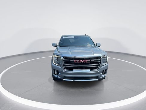 Used 2023 GMC Yukon XL SLT AWD/4WD image 3