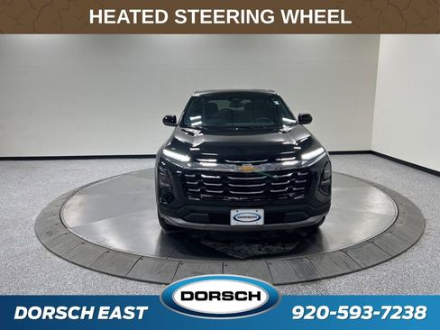 Used 2025 Chevrolet Equinox LT image 2