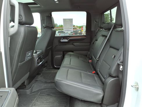 Used 2024 GMC Sierra 3500 Denali AWD/4WD image 14