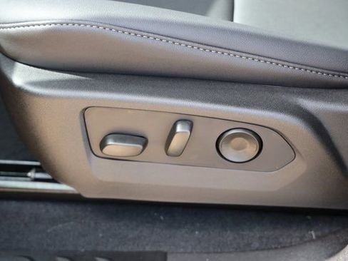 New 2026 GMC Canyon Elevation w/ Convenience Package image 15