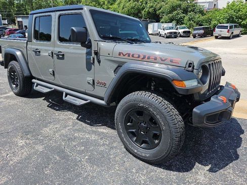 Used 2021 Jeep Gladiator Mojave AWD/4WD image 2