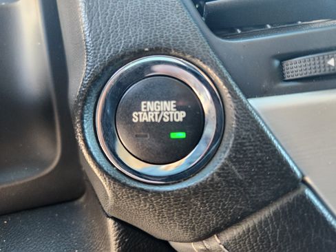 Used 2017 GMC Yukon SLT image 38