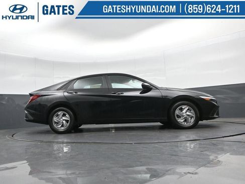 New 2026 Hyundai Elantra SE image 33