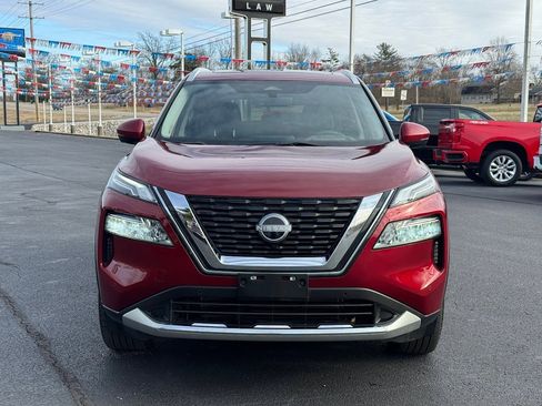 Used 2023 Nissan Rogue Platinum w/ Platinum Premium Package image 2