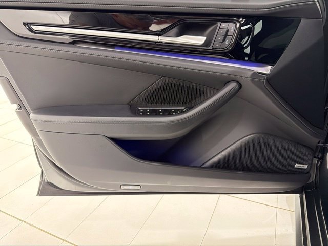 Used 2024 Porsche Panamera RWD image 10