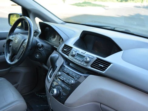 Used 2013 Honda Odyssey Touring Elite image 21