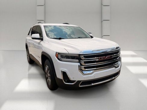 Used 2023 GMC Acadia SLT w/ Preferred Package FWD image 3