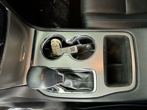 Used 2020 Jeep Grand Cherokee Overland RWD image 22
